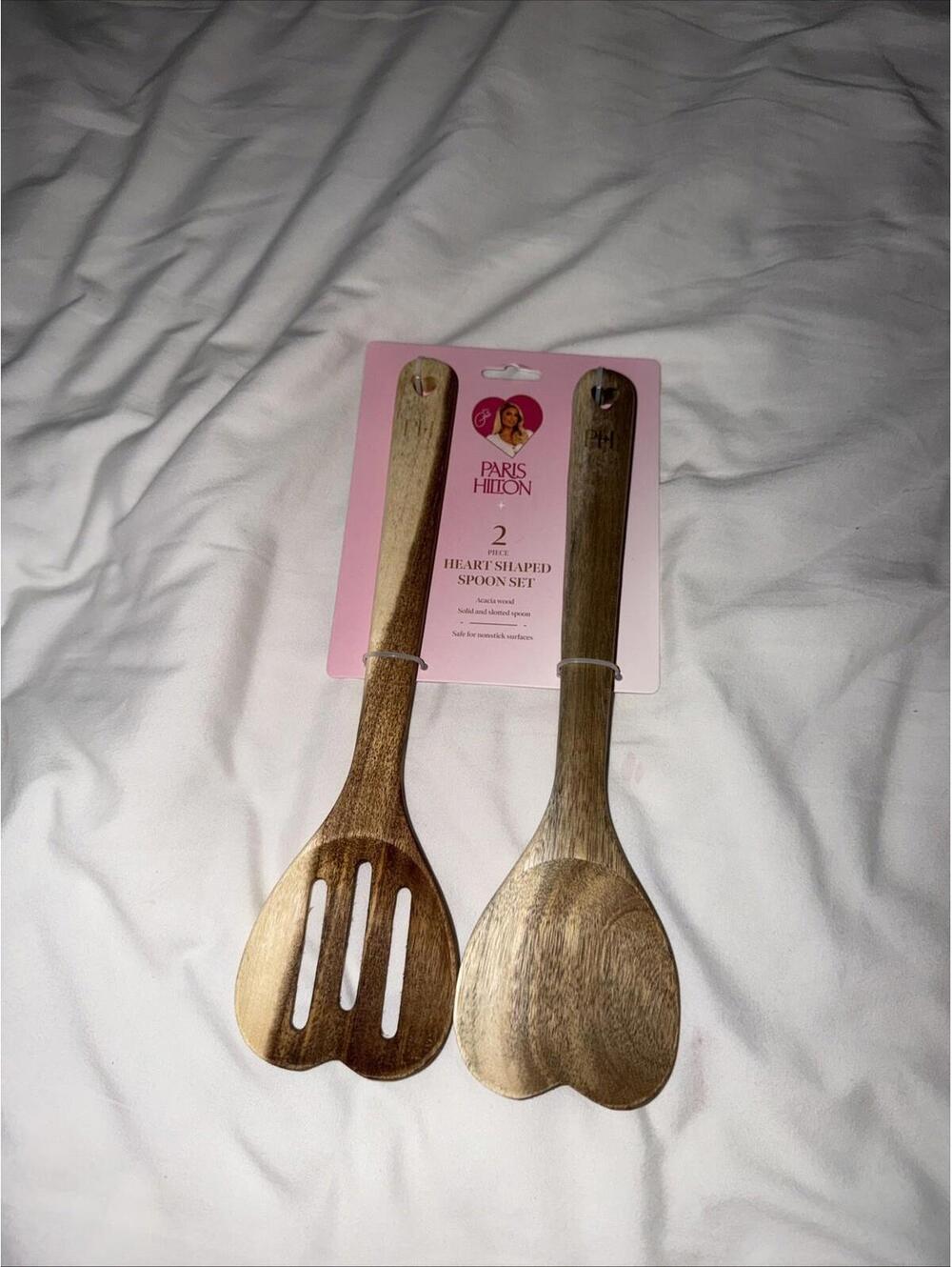 New Paris Hilton Heart Shaped Wooden Spoon 2 Set - Natural Wood